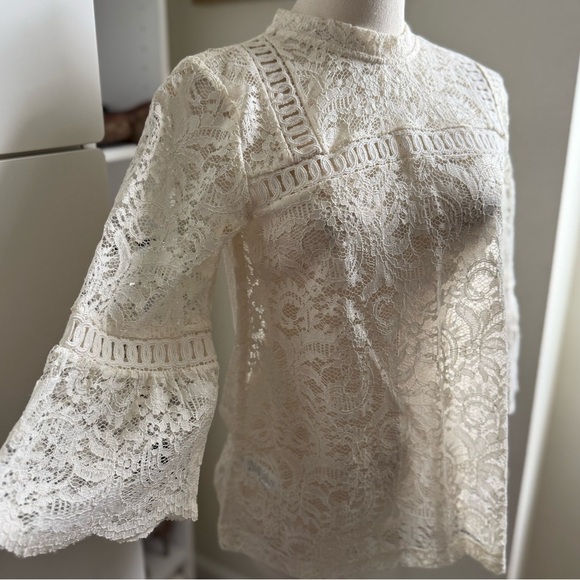 NWT LOFT Beautiful Ivory Cream Bell Sleeve Lace Overlay Blouse Size Small - Picture 3 of 9